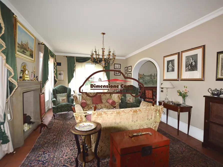 Immagine 7 di Villa in vendita  a Capannori