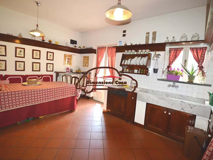 Immagine 13 di Villa in vendita  a Capannori