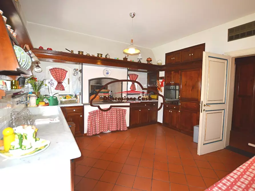 Immagine 12 di Villa in vendita  a Capannori