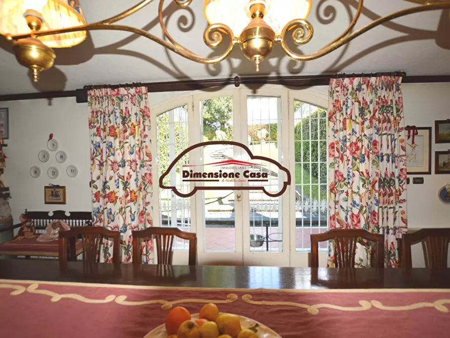 Immagine 19 di Villa in vendita  a Capannori