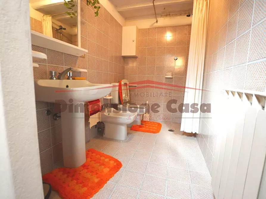 Immagine 12 di Porzione di casa in vendita  a Capannori