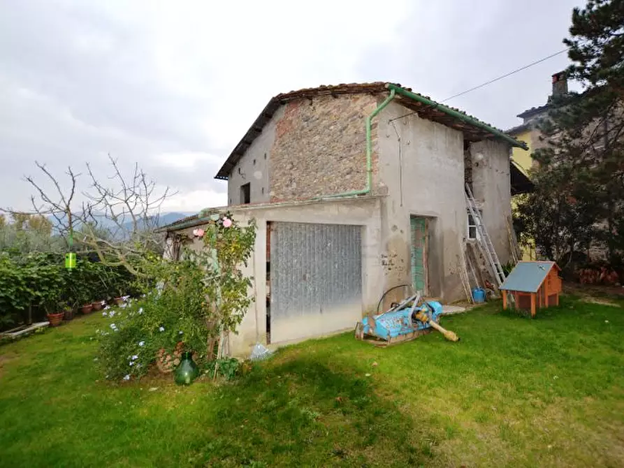 Immagine 3 di Villa in vendita  a Capannori