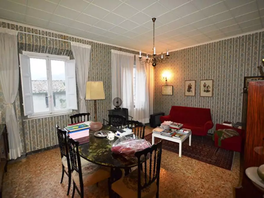 Immagine 5 di Villa in vendita  a Capannori