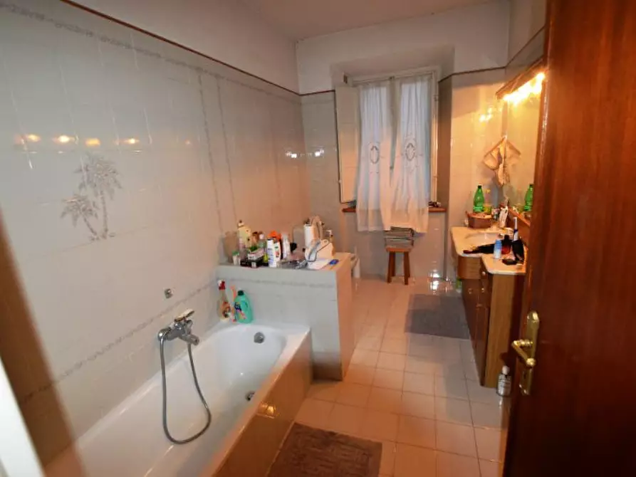 Immagine 6 di Villa in vendita  a Capannori