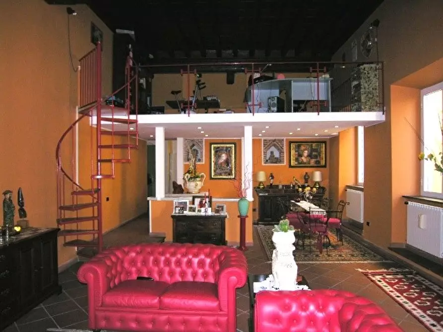 Immagine 2 di Appartamento in vendita  a Lucca