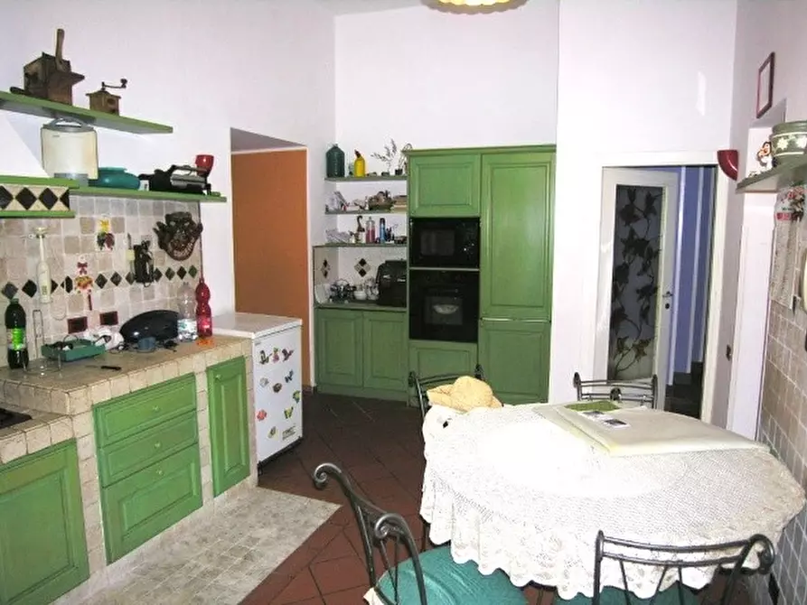 Immagine 6 di Appartamento in vendita  a Lucca