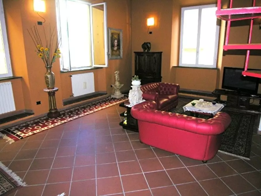 Immagine 3 di Appartamento in vendita  a Lucca