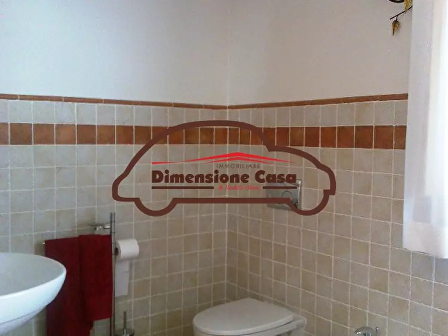 Immagine 17 di Villa in vendita  a Capannori