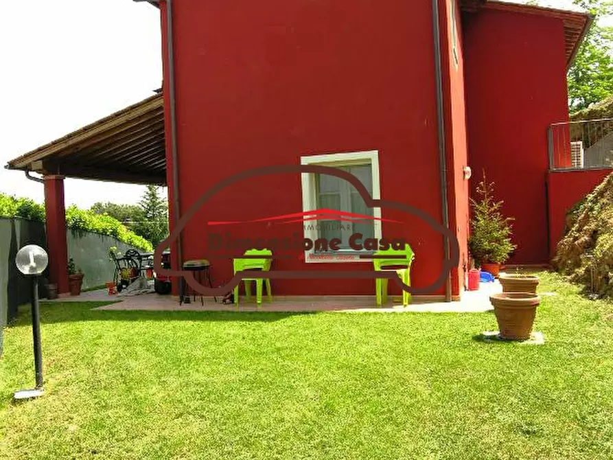 Immagine 7 di Villa in vendita  a Capannori