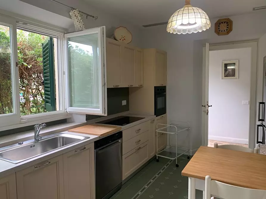 Immagine 9 di Villa in vendita  a Forte Dei Marmi