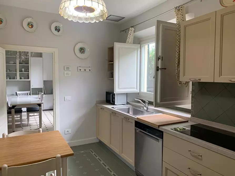 Immagine 10 di Villa in vendita  a Forte Dei Marmi