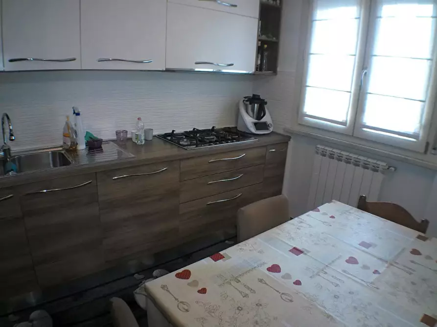 Immagine 17 di Appartamento in vendita  a Carrara