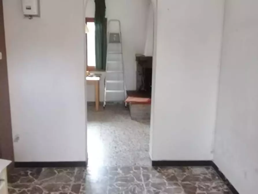 Immagine 6 di Porzione di casa in vendita  a Massa