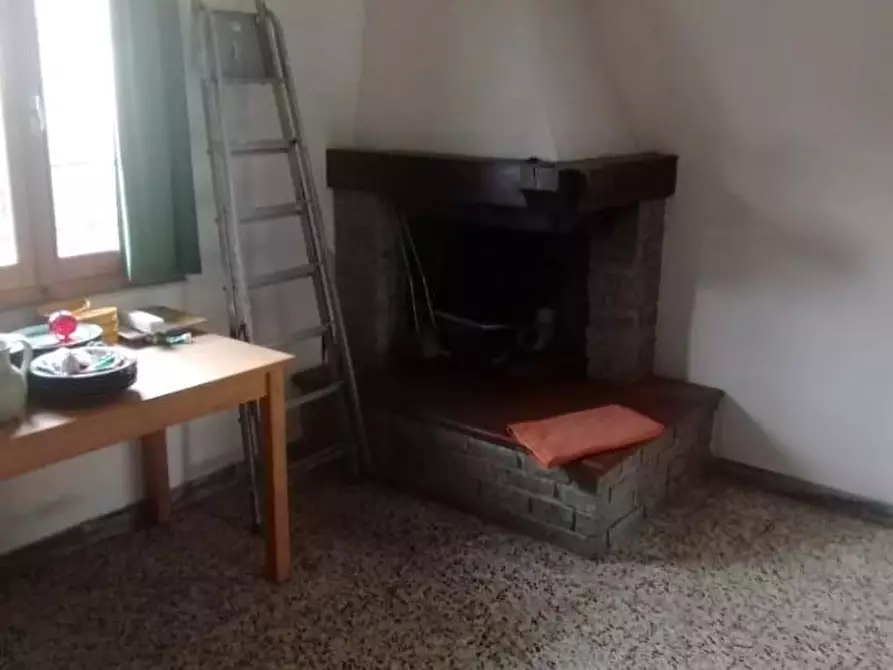 Immagine 10 di Porzione di casa in vendita  a Massa