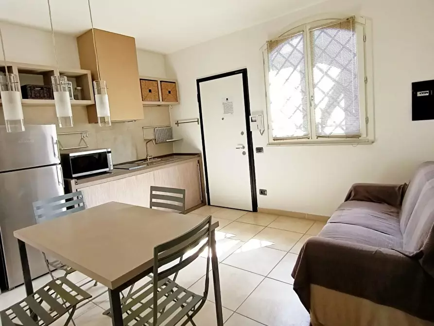 Immagine 3 di Appartamento in affitto  a Massa