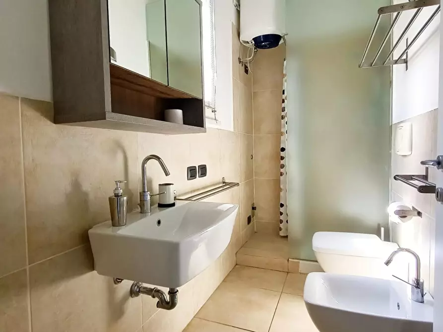 Immagine 5 di Appartamento in affitto  a Massa