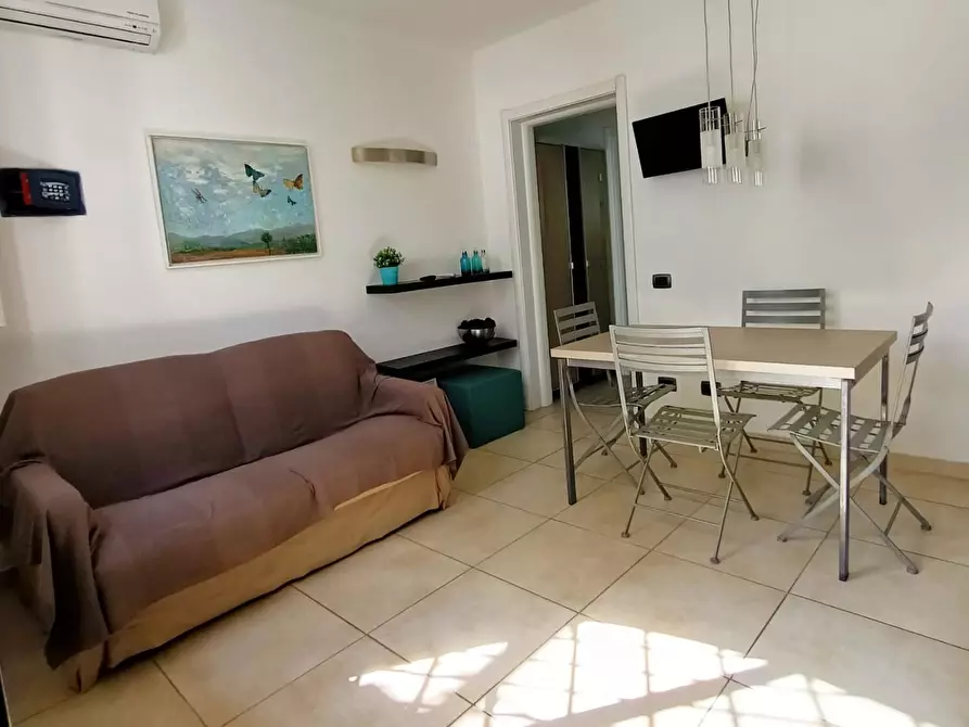 Immagine 6 di Appartamento in affitto  a Massa