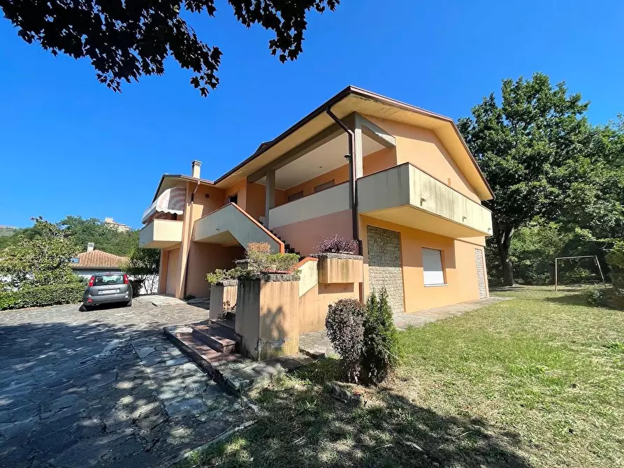 Immagine 2 di Casa indipendente in vendita  a Fivizzano