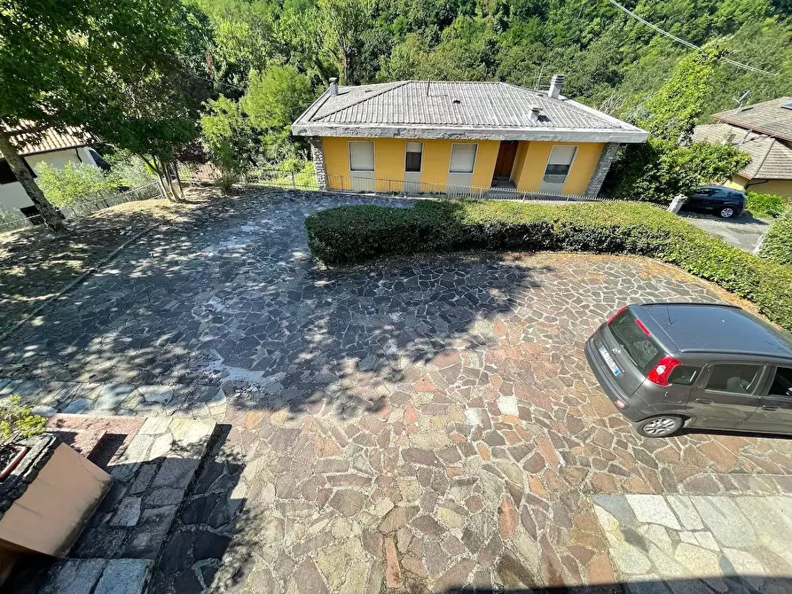 Immagine 12 di Casa indipendente in vendita  a Fivizzano