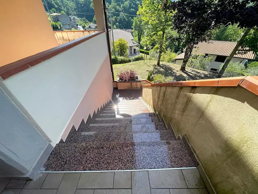 Immagine 9 di Casa indipendente in vendita  a Fivizzano