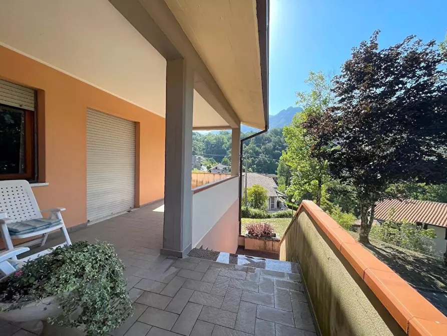 Immagine 10 di Casa indipendente in vendita  a Fivizzano