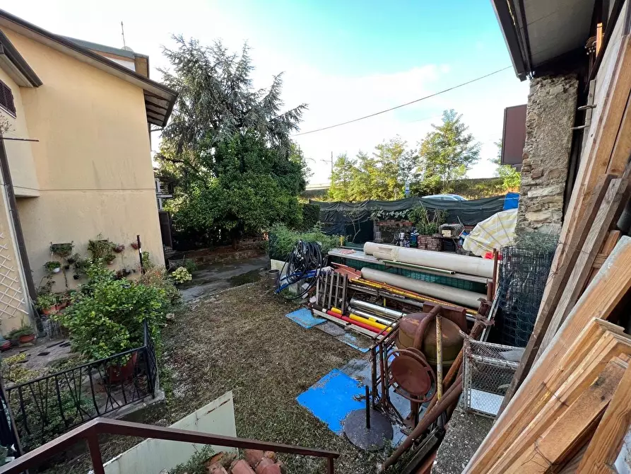 Immagine 9 di Attività artigianale in vendita  a Carrara