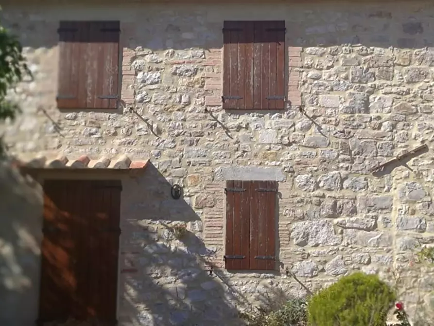 Immagine 2 di Porzione di casa in vendita  a Semproniano