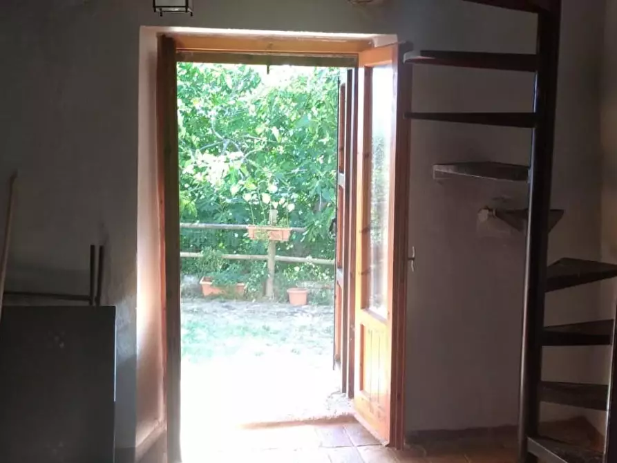 Immagine 26 di Porzione di casa in vendita  a Semproniano