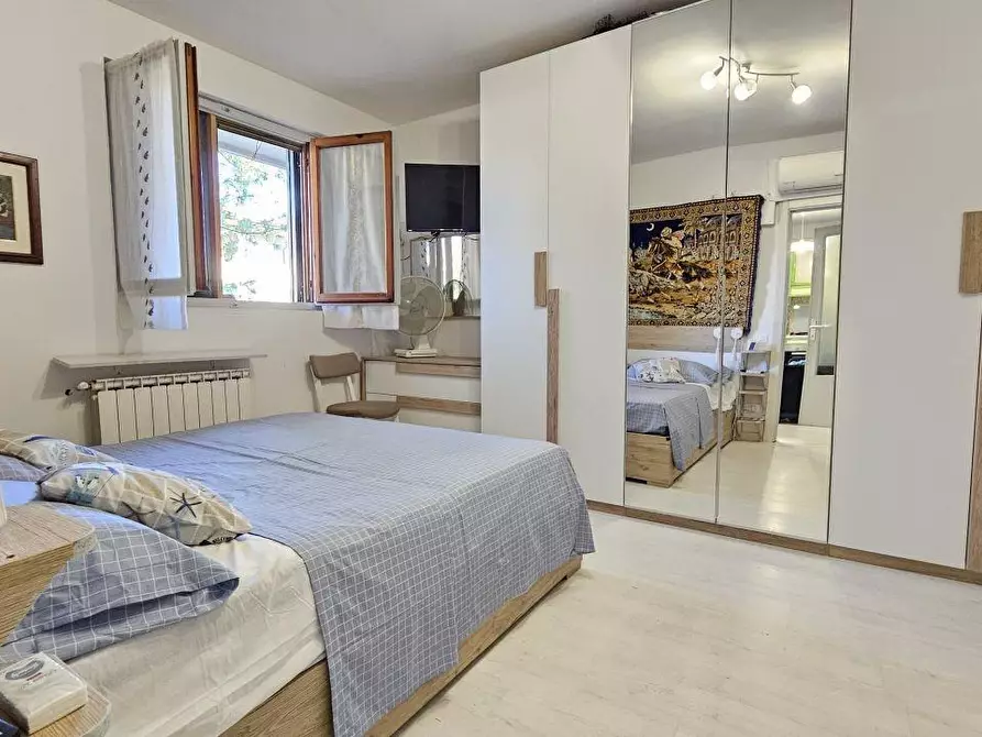 Immagine 11 di Appartamento in vendita  a Massa