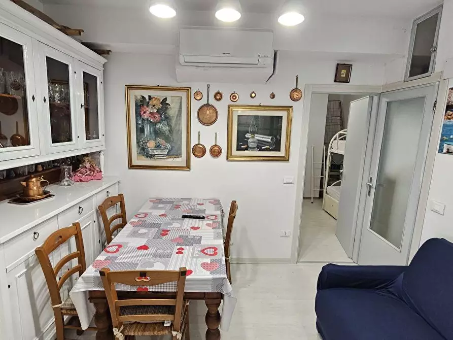 Immagine 7 di Appartamento in vendita  a Massa