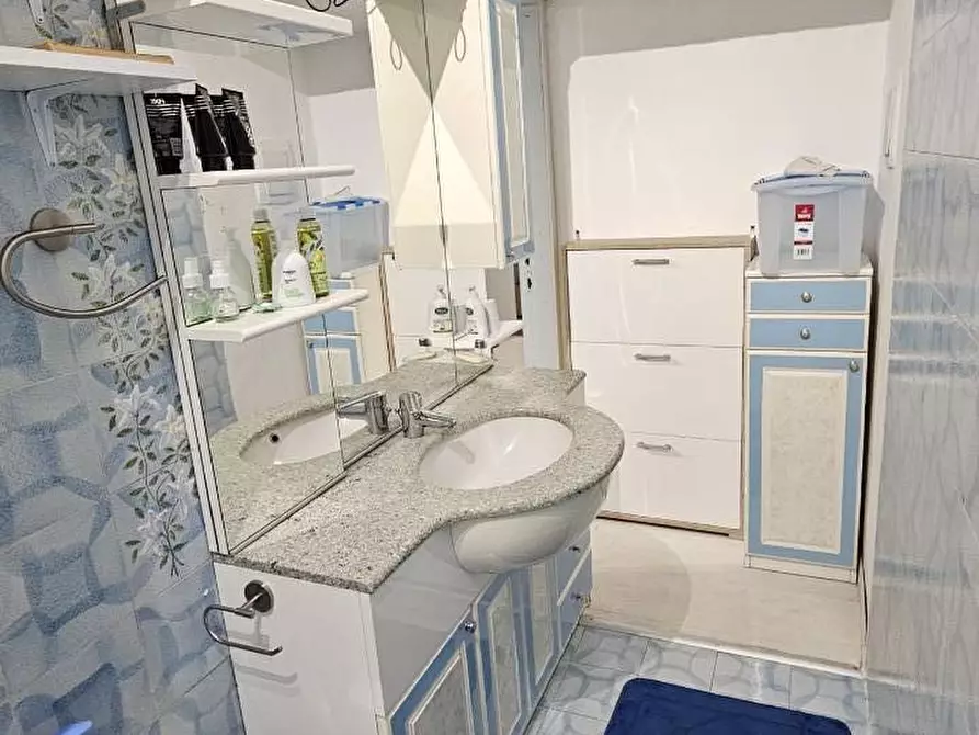 Immagine 16 di Appartamento in vendita  a Massa