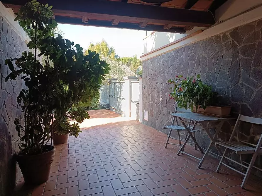 Immagine 25 di Villetta a schiera in vendita  a Carrara