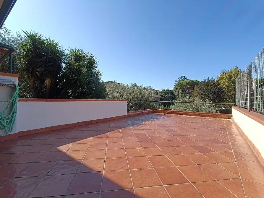 Immagine 10 di Villetta a schiera in vendita  a Carrara