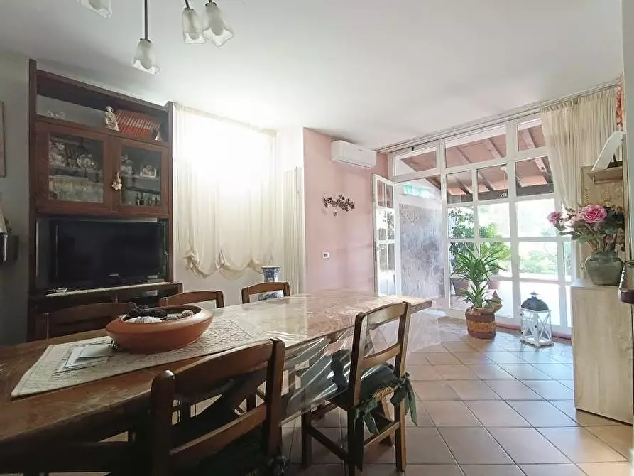 Immagine 23 di Villetta a schiera in vendita  a Carrara