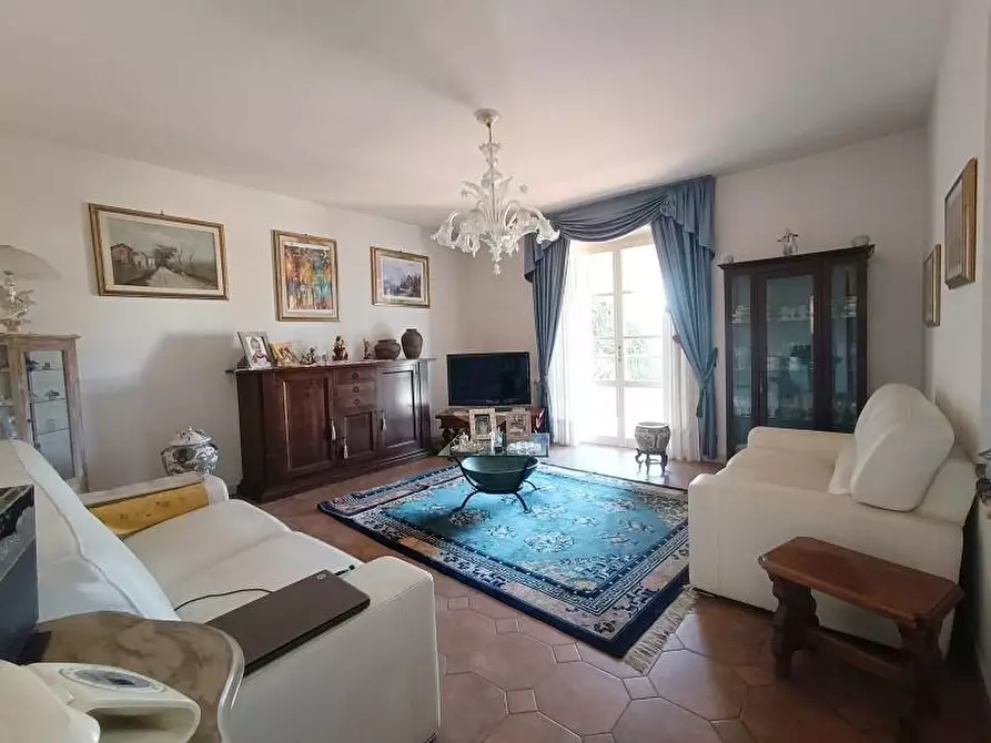 Immagine 8 di Villetta a schiera in vendita  a Carrara