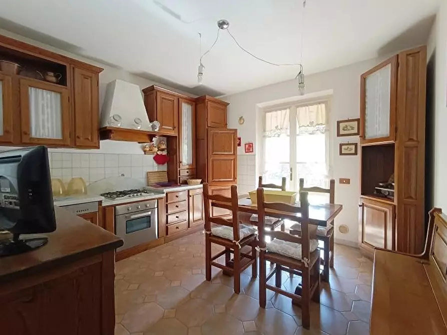 Immagine 9 di Villetta a schiera in vendita  a Carrara