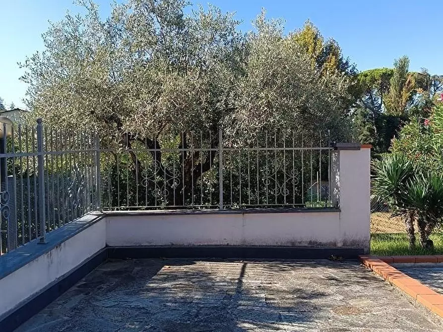 Immagine 5 di Villetta a schiera in vendita  a Carrara