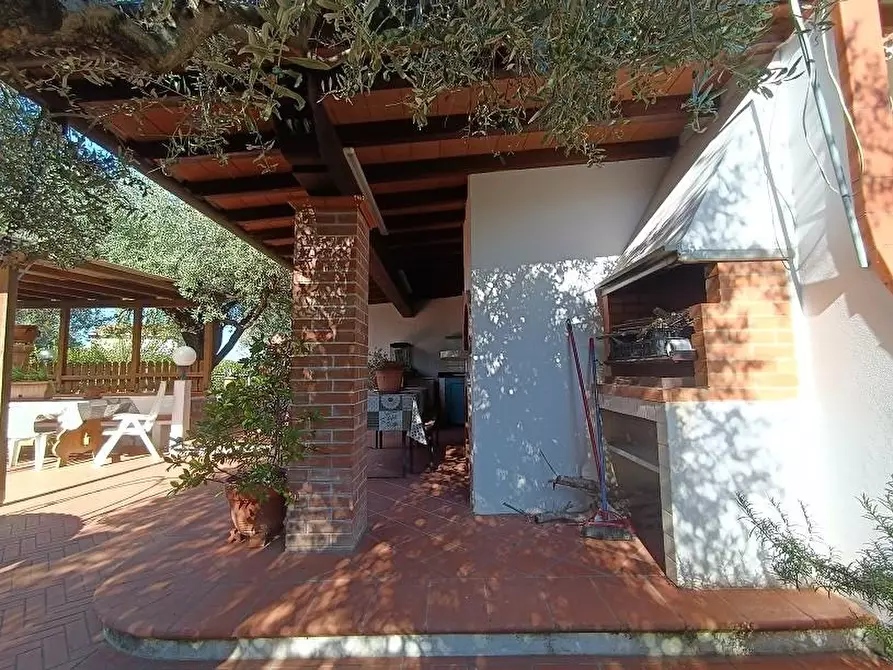 Immagine 2 di Villetta a schiera in vendita  a Carrara