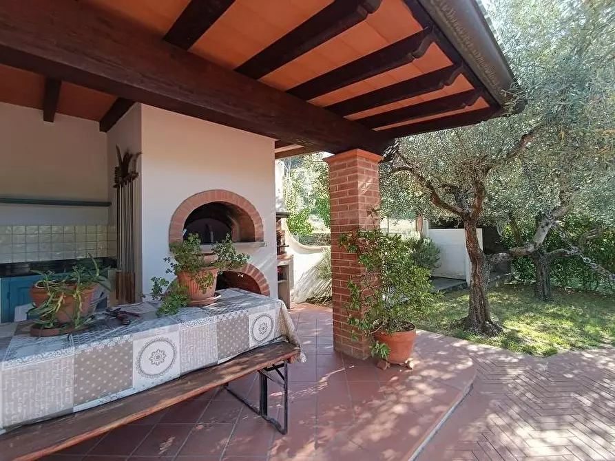 Immagine 3 di Villetta a schiera in vendita  a Carrara