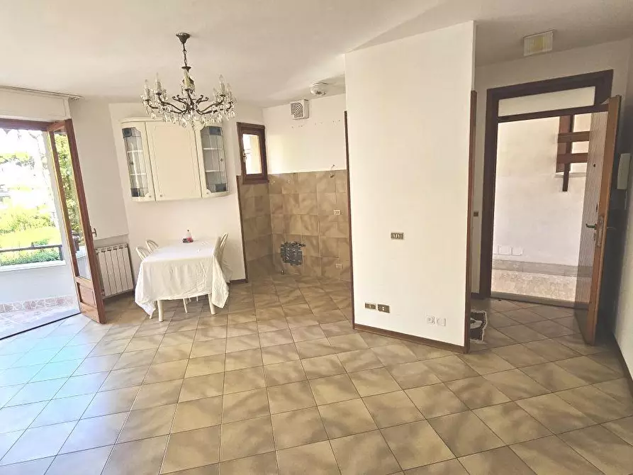 Immagine 3 di Appartamento in vendita  a Massa