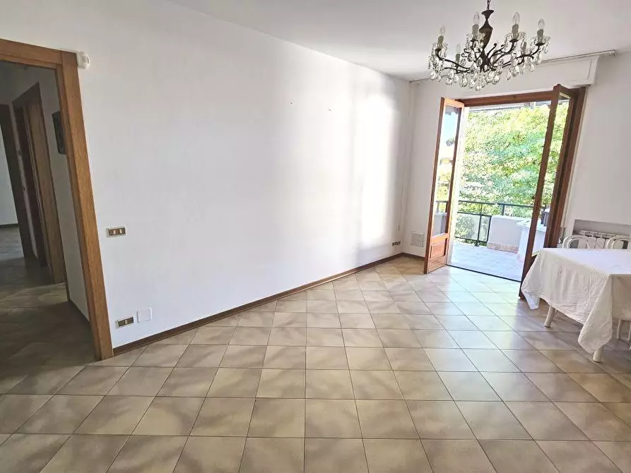 Immagine 4 di Appartamento in vendita  a Massa