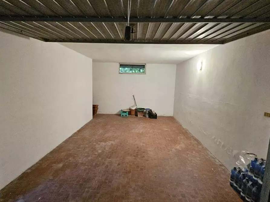 Immagine 18 di Appartamento in vendita  a Massa