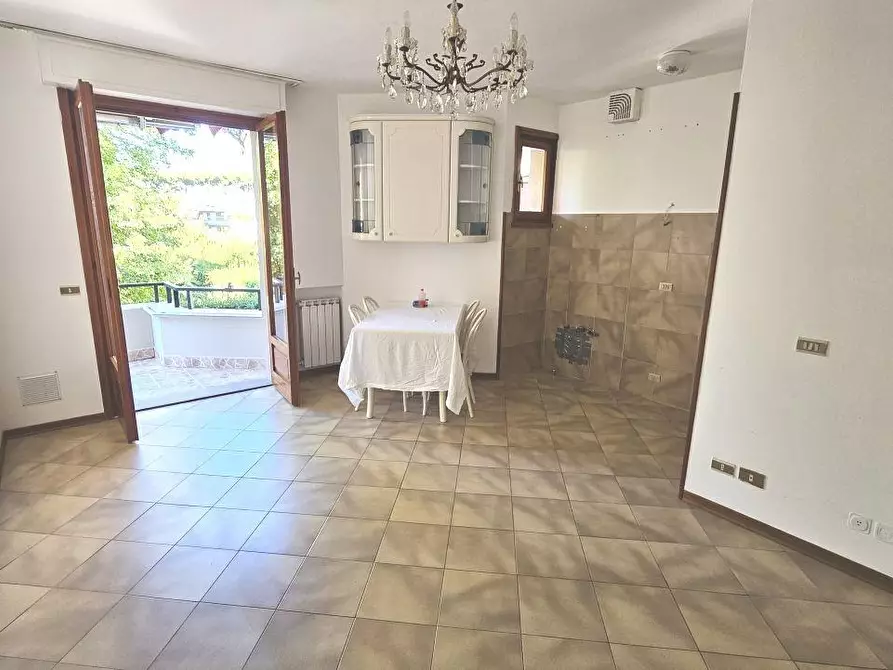 Immagine 5 di Appartamento in vendita  a Massa