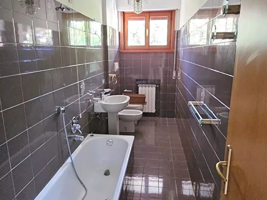 Immagine 12 di Appartamento in vendita  a Massa