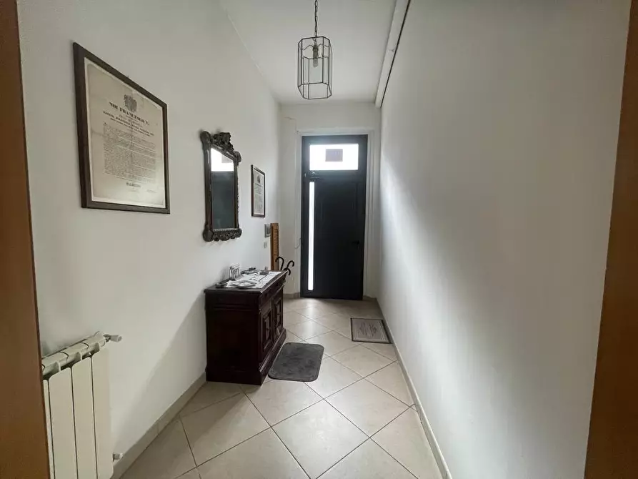 Immagine 7 di Villa in vendita  a Viareggio