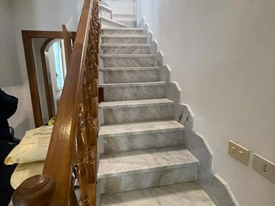 Immagine 16 di Villa in vendita  a Viareggio