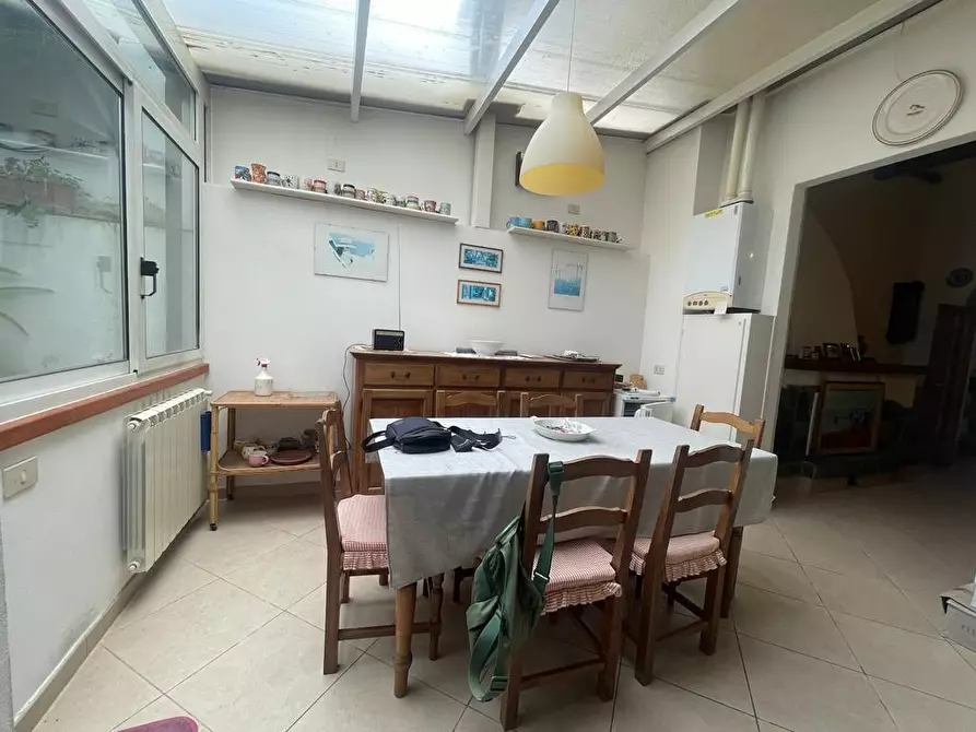 Immagine 9 di Villa in vendita  a Viareggio