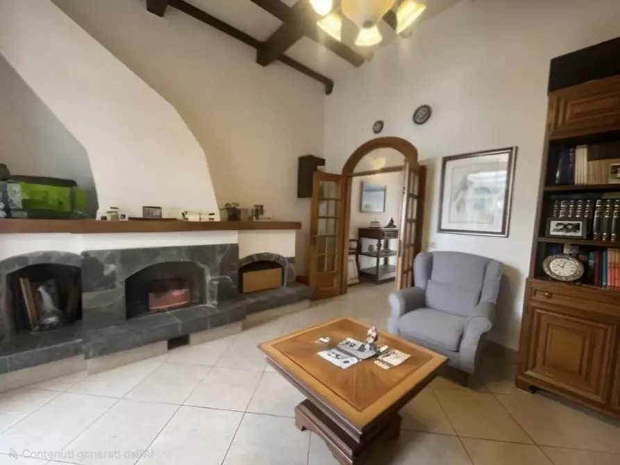 Immagine 1 di Villa in vendita  a Viareggio