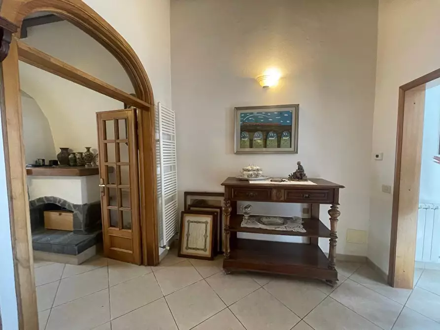 Immagine 6 di Villa in vendita  a Viareggio