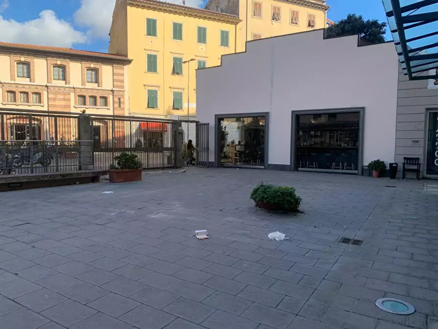 Immagine 5 di Locale commerciale in affitto  a Livorno